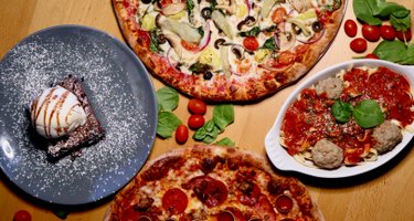 Charlie D's Pizza