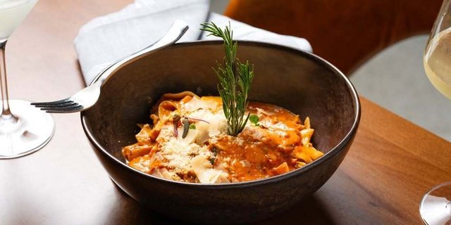 Pappardelle Bolognese Tray