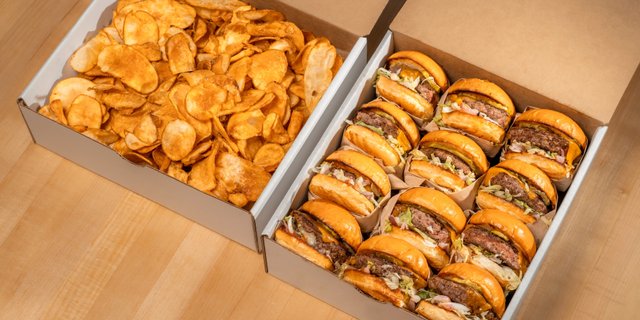 Truffle Chips, Burgers & Drinks Package
