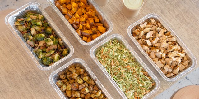 Build-Your-Own-Plate Bar