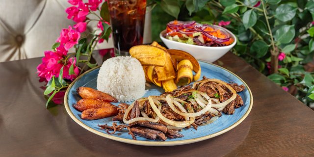 Vaca Frita Meal Package
