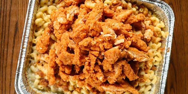 Buffalo Chicken Mac & Cheese Party Platter