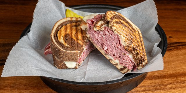 Corned Beef & Swiss Tray