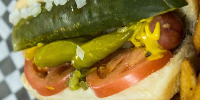 Hot Dog w/ Fries