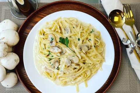 Mushrooms & Truffle Fettuccine