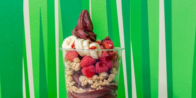 Raspberry Acai Bowl