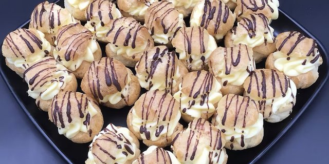 Mini Cream Puffs
