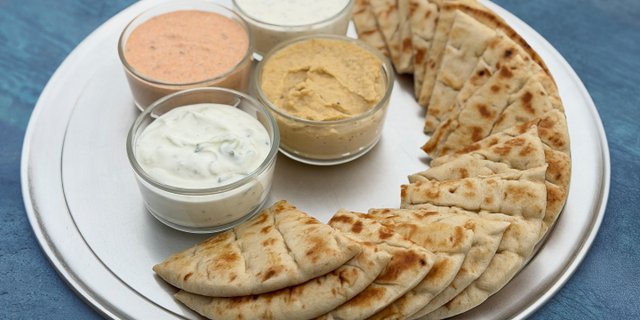 Sauce & Pita Bread Dip Combo