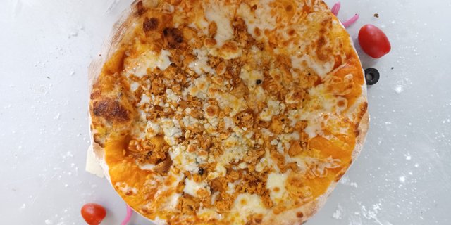 Buffalo Pizza