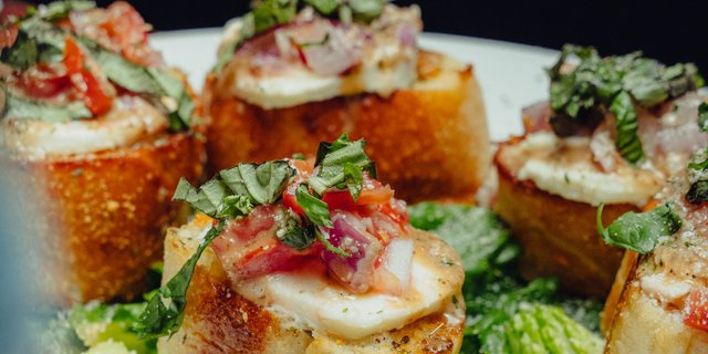 Bruschetta La Caprese Style