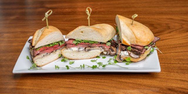 Pepper Crusted Sirloin Mini Sandwiches
