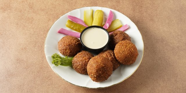 Falafel With Hummus