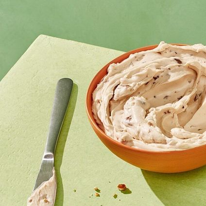 Honey Walnut Cream Cheese Spread – Tub 8 Oz