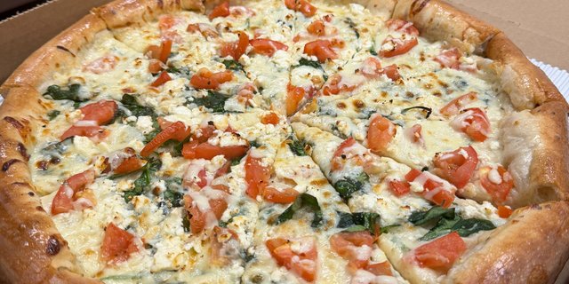 Roma w/ Spinach Hand-Tossed Pizza