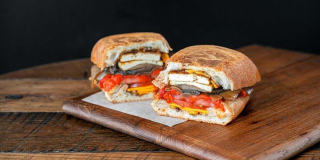 VEGAN PORTOBELLO PANINI