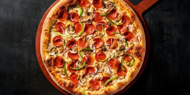 Deluxe Pizza