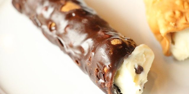 Chocolate Cannoli