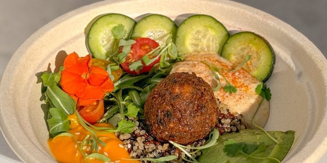 Mini Fal ¡AH! Fel Salad Bowl