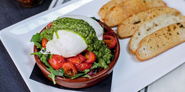 Burrata Bruschetta