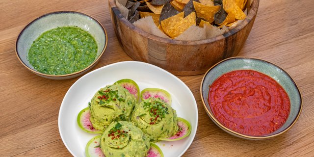Guacamole, Chips & Salsa