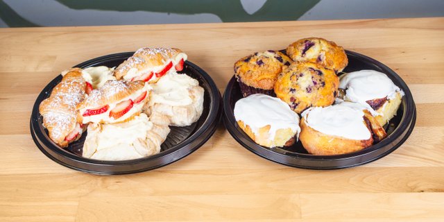 Assorted Gourmet Pastry, Cinnamon Roll & Muffin Tray