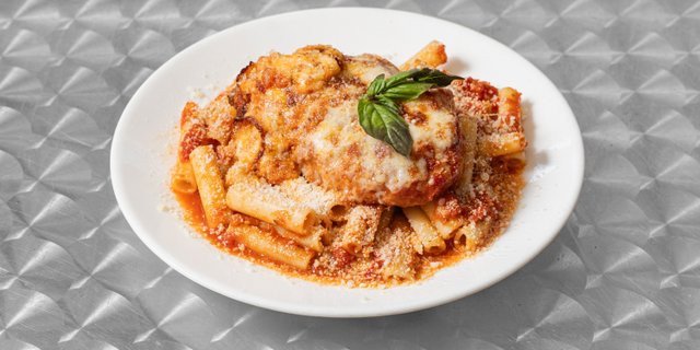 Pasta w/ Chicken Parmigiana