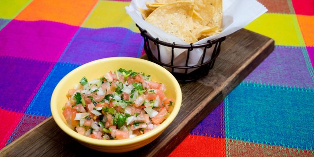 Pico de Gallo & Chips