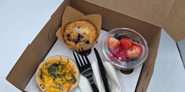 Quiche, Muffin & Fruit Cup Breakfast Box
