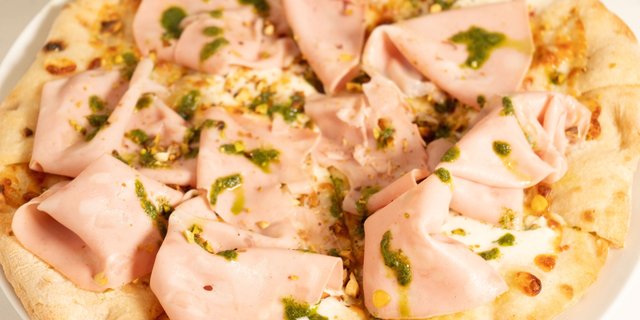 Porci Pinsa Flatbread