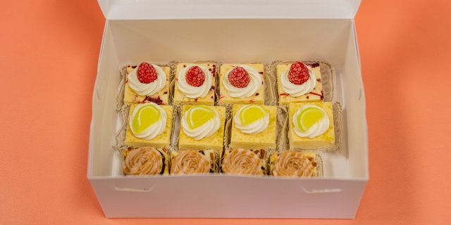 Dozen Cheesecakes