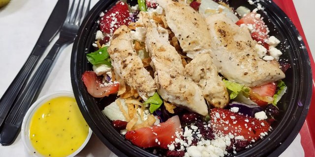 Double Berry Chicken Boxed Salad