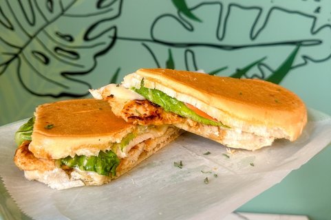 Pollo A La Plancha Sandwich