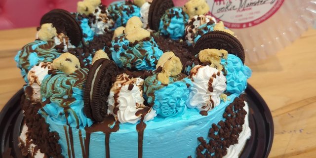 Cookie Monster Ice Cream Cake