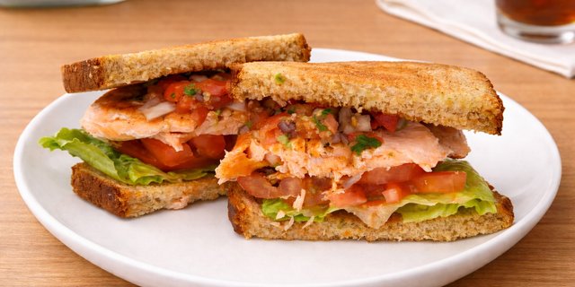 Grilled Salmon Sandwich