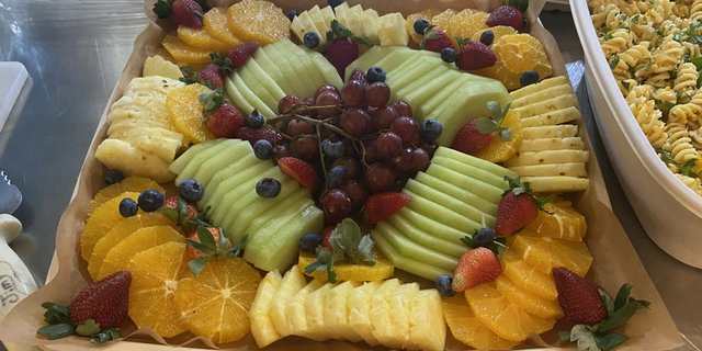 Seasonal Sliced Fruit