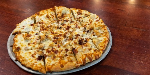 Chicken Alfredo Pizza
