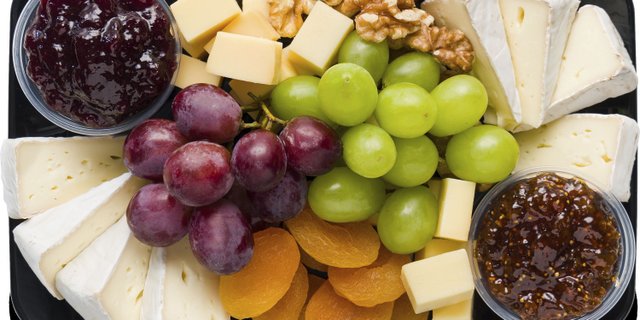 Brie & Walnut Cheese Tray