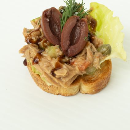 Tuscan Tuna Mini Toasts