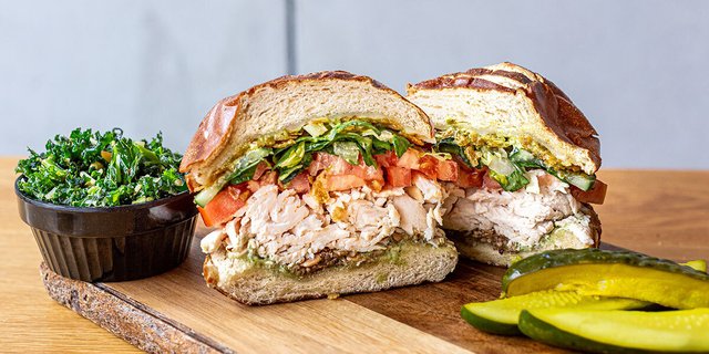Crunchy Chicken Sandwich Boxed Lunch