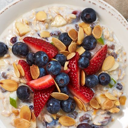 Chilled Berry & Almond Overnight Oats
