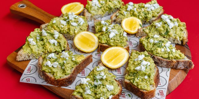 Avo Toast Combo