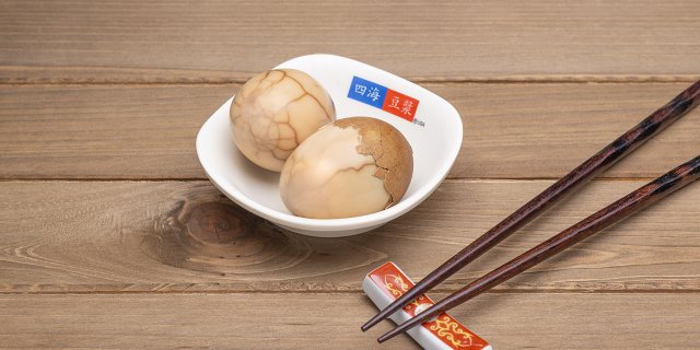 Tea-Marinated Eggs (茶葉蛋)