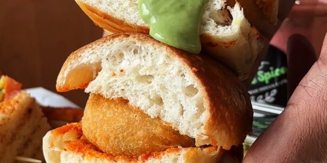 Vada Pav Tray