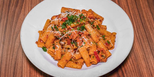 Penne Rigate w/ Grilled Chicken