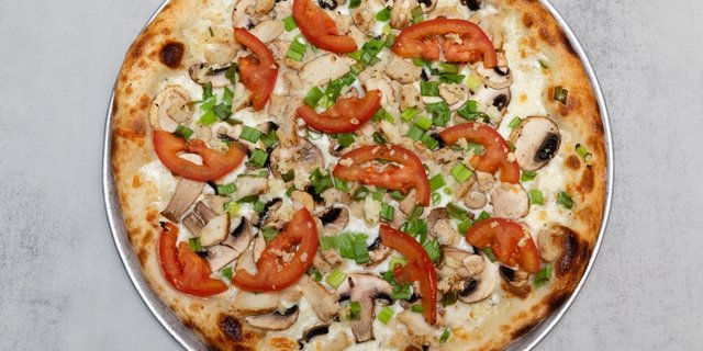 Garlic Chicken Pizza