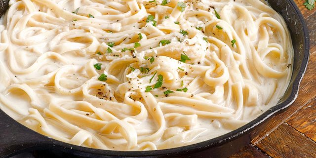 Fettuccine Alfredo