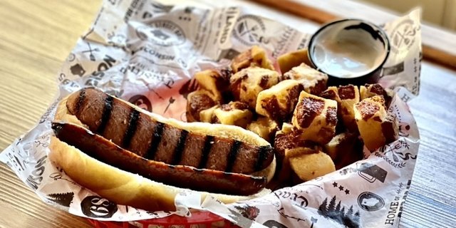 Red Brat Boxed Lunches