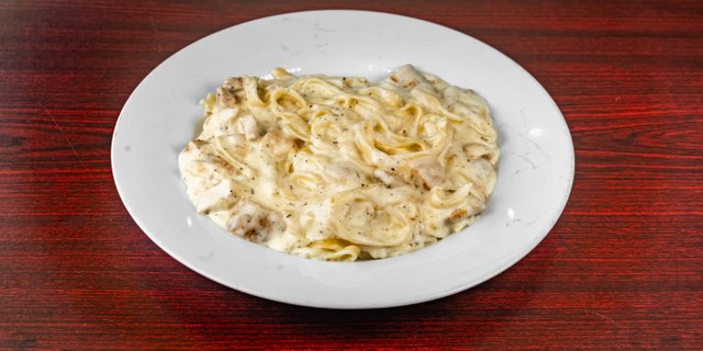 Pasta W/ Alfredo Sauce