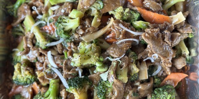 Stir-Fry Broccoli w/ Beef