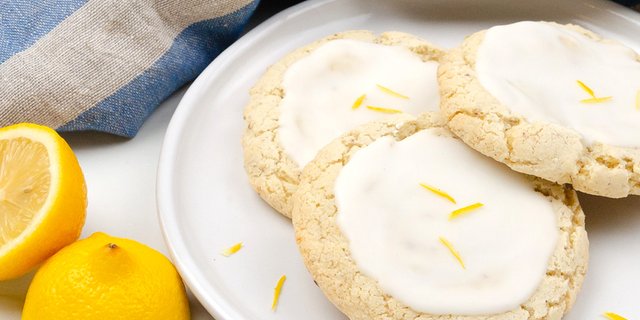 Iced Lemon Cookie